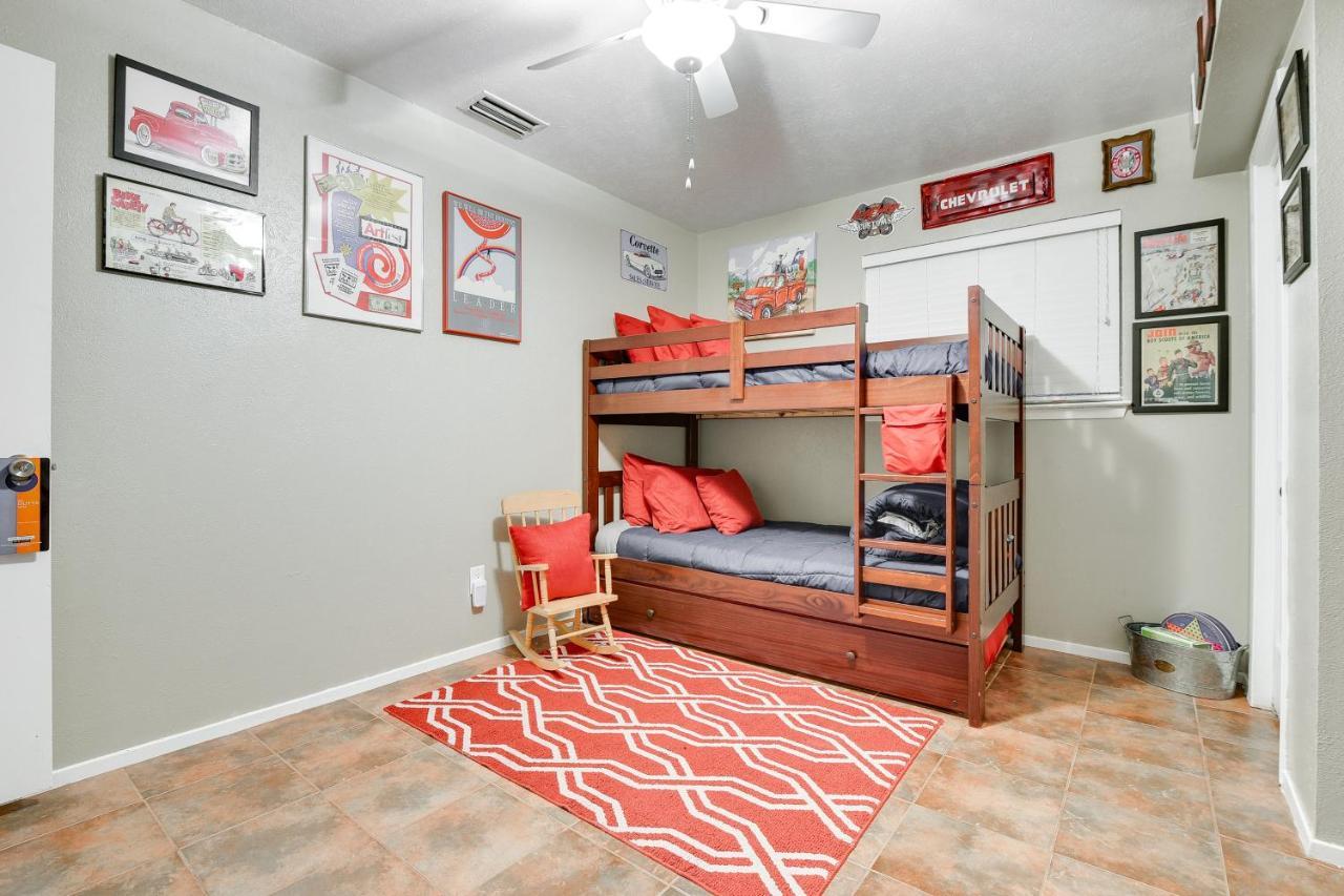 Arlington Home With Patio, Walk To Atandt Stadium! Экстерьер фото